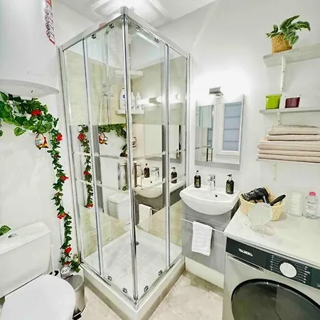 Amelie Poulain In Heart Of Montmartre 파리