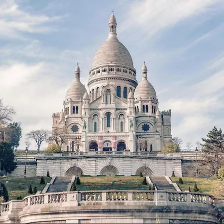 Amelie Poulain In Heart Of Montmartre 아파트