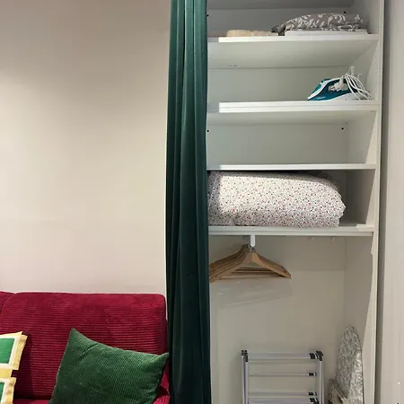 Amelie Poulain In Heart Of Montmartre 아파트