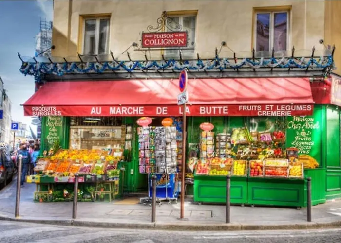 Amelie Poulain In Heart Of Montmartre *