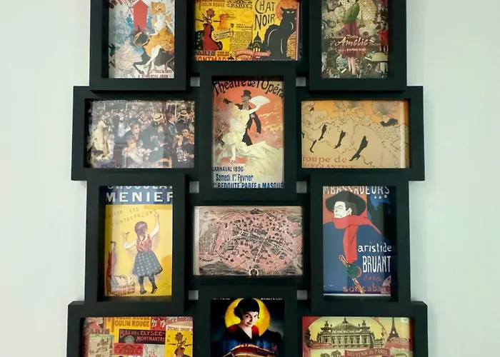 Amelie Poulain In Heart Of Montmartre *